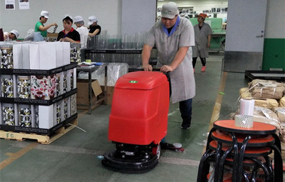 工廠車間全自動洗地機 提升清潔效率，優(yōu)化人力資源